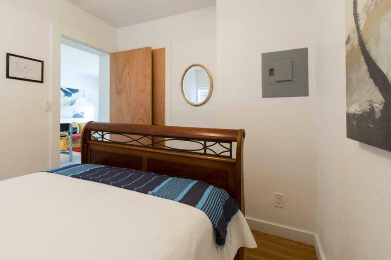 Lambert Family Beach Apartments - Unit 1 フォート・ローダーデール エクステリア 写真