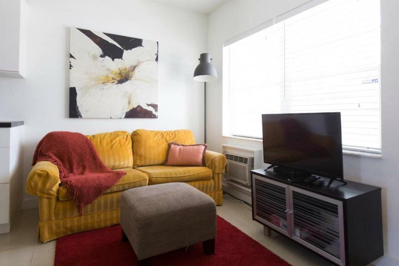 Lambert Family Beach Apartments - Unit 1 フォート・ローダーデール エクステリア 写真