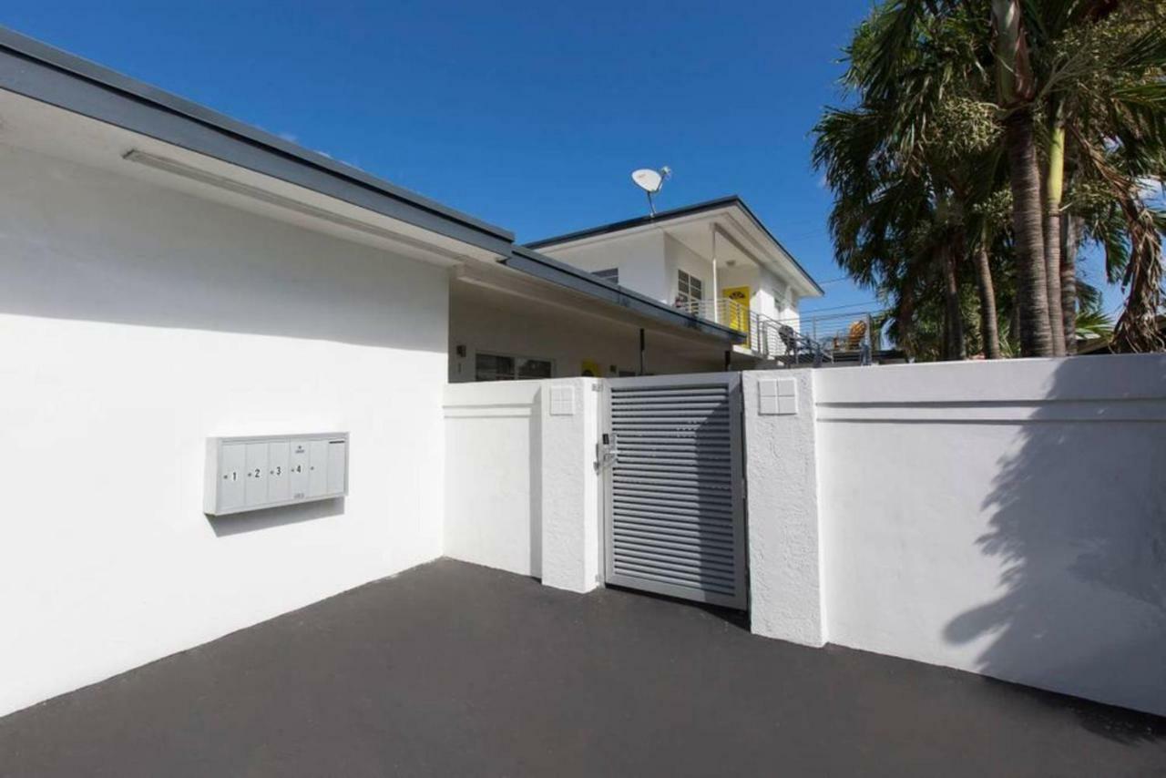 Lambert Family Beach Apartments - Unit 1 フォート・ローダーデール エクステリア 写真