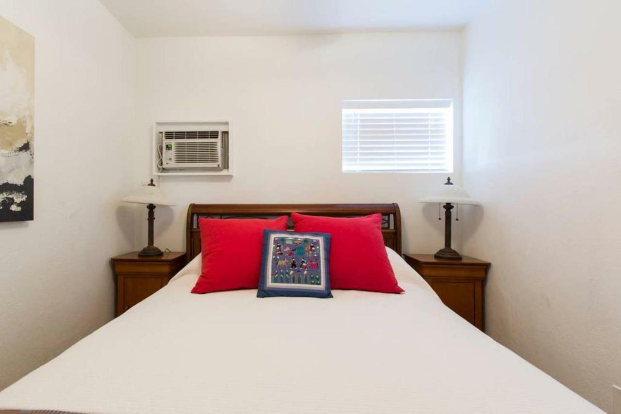 Lambert Family Beach Apartments - Unit 1 フォート・ローダーデール エクステリア 写真
